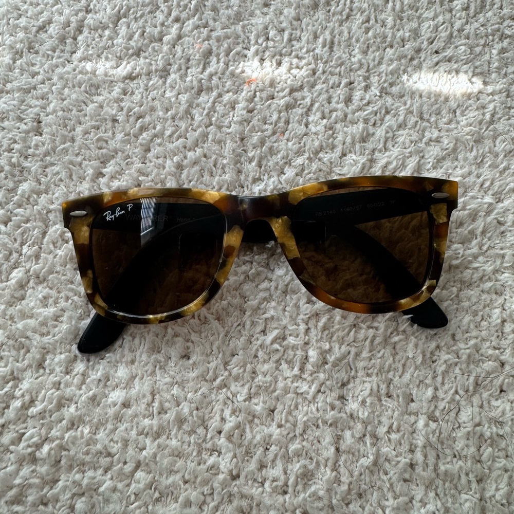 RayBan Wayfarer Tortoiseshell Polarized Sunglasses